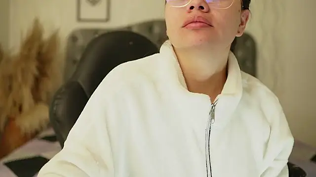 katt eyes  online show from February 2026 01:05:02 PM