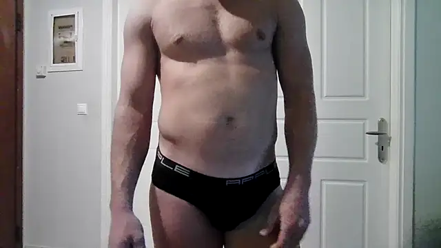 YoungforOld32 online show from March 2026 01:39:01 PM