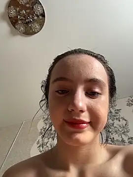 Snapshot of MiaTee chatting on March 2026 05:08:02 AM MiaTee online show from March 2026 05:08:02 AM