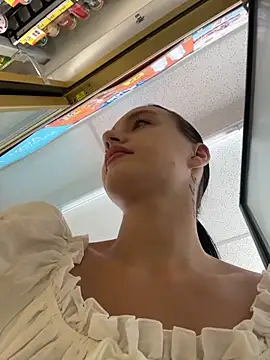 MiaTee online show from April 2026 02:03:02 AM