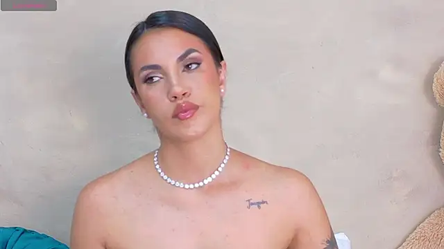 AndiVasquez online show from April 2026 10:33:01 AM