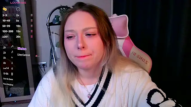 Snapshot of Emiliaaah chatting on February 2026 08:15:01 PM Emiliaaah online show from February 2026 08:15:01 PM