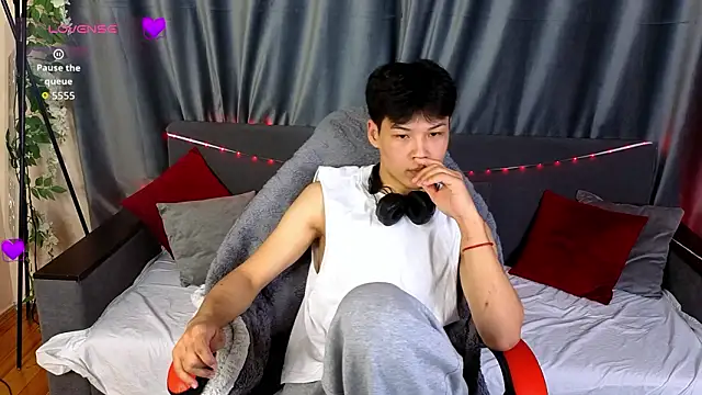 Snapshot of XanneLL chatting on February 2026 07:37:02 PM XanneLL online show from February 2026 07:37:02 PM