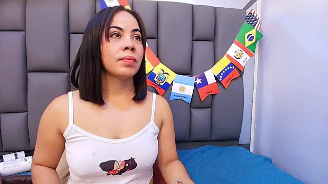 melany roberts  online show from June 2026 03:22:01 AM