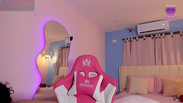 Snapshot of LOU_22_ chatting on February 2026 12:31:01 PM LOU 22 online show from February 2026 12:31:01 PM