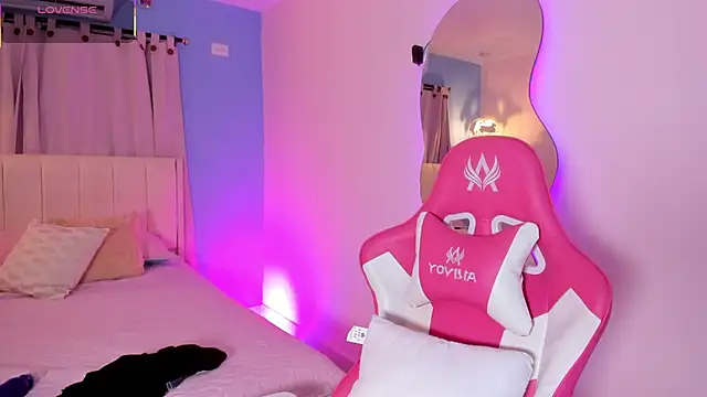 Snapshot of LOU_22_ chatting on February 2026 12:50:02 PM LOU 22 online show from February 2026 12:50:02 PM