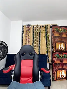 Snapshot of amelie_rose__ chatting on March 2026 02:43:01 PM amelie rose online show from March 2026 02:43:01 PM