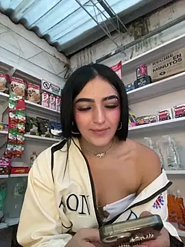 Snapshot of Valery_pink18 chatting on February 2026 11:12:02 PM Valery pink18 online show from February 2026 11:12:02 PM