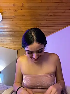 Snapshot of Valery_pink18 chatting on February 2026 01:02:02 AM Valery pink18 online show from February 2026 01:02:02 AM