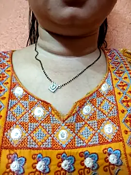 PARI51 online show from April 2026 07:52:01 PM