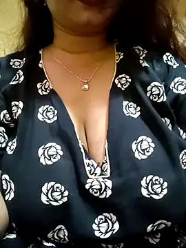 PARI51 online show from April 2026 07:50:02 PM