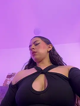 Annie bonnie  online show from April 2026 11:39:02 AM