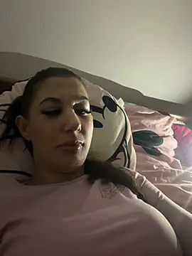 Snapshot of Aura899 chatting on February 2026 04:57:02 AM Aura899 online show from February 2026 04:57:02 AM