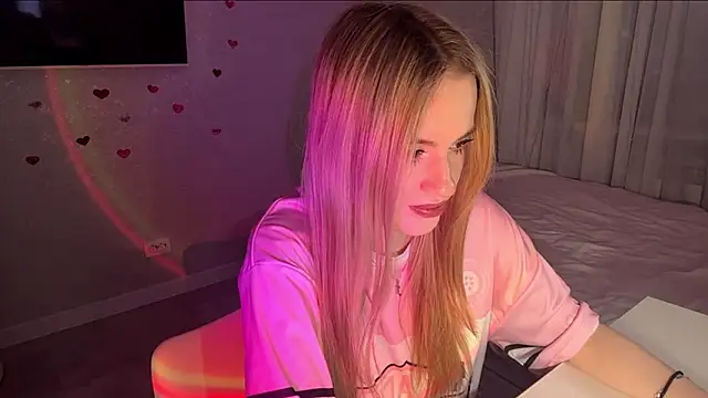 Snapshot of Between_Eeys chatting on February 2026 03:10:01 PM Between Eeys online show from February 2026 03:10:01 PM