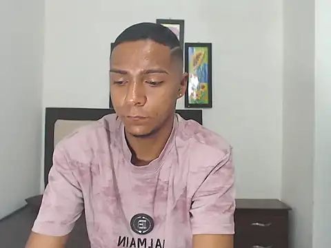 Snapshot of hotboyluxe chatting on February 2026 11:30:02 AM hotboyluxe online show from February 2026 11:30:02 AM