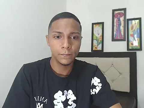 Snapshot of hotboyluxe chatting on February 2026 02:51:02 AM hotboyluxe online show from February 2026 02:51:02 AM