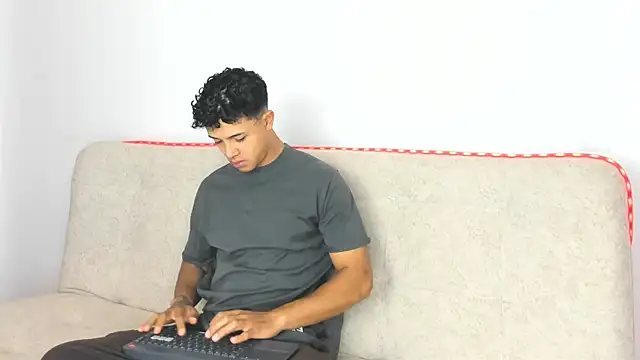  Alex Colton online show from April 2026 10:07:02 PM