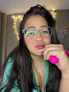 alisbloom online show from April 2026 06:25:01 PM