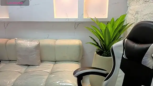 Snapshot of aurora_tp chatting on February 2026 02:20:02 AM aurora tp online show from February 2026 02:20:02 AM