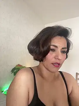 eva luz online show from February 2026 11:18:01 AM