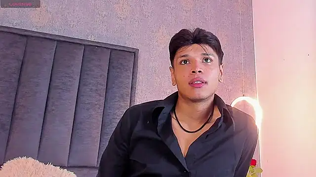 Alejandroo Montenegro online show from July 2026 11:04:02 PM