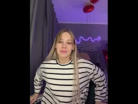 Snapshot of plugmyHDMI chatting on February 2026 05:52:01 PM plugmyHDMI online show from February 2026 05:52:01 PM