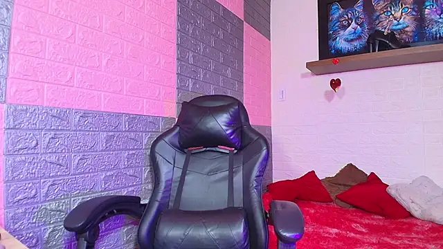 Snapshot of alanna_Love02 chatting on March 2026 06:32:01 PM alanna Love02 online show from March 2026 06:32:01 PM