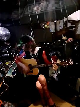 Snapshot of AllucyLu chatting on February 2026 07:51:01 AM AllucyLu online show from February 2026 07:51:01 AM