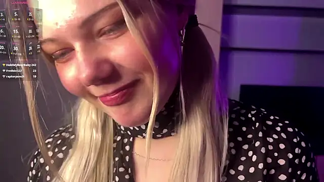 Snapshot of Velmiora chatting on March 2026 04:02:02 PM Velmiora online show from March 2026 04:02:02 PM