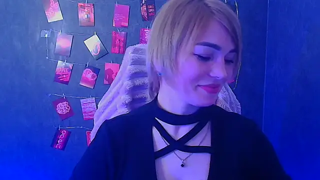 CuttieEmma online show from March 2026 12:35:02 PM