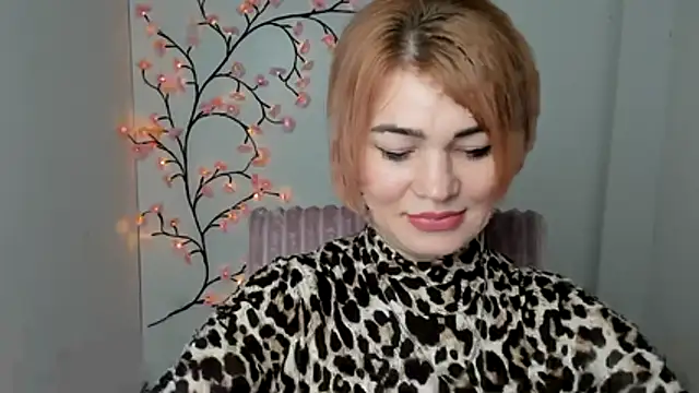 CuttieEmma online show from April 2026 06:00:02 AM