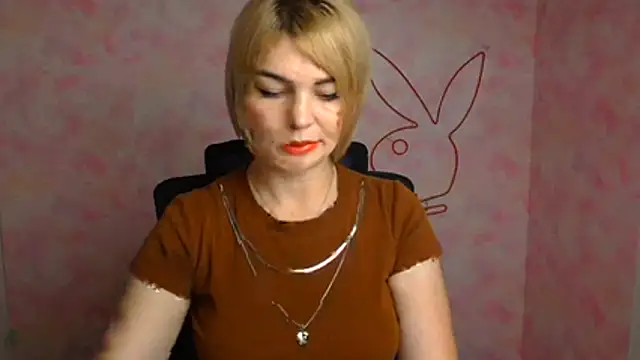 Snapshot of CuttieEmma chatting on July 2026 05:38:01 AM CuttieEmma online show from July 2026 05:38:01 AM