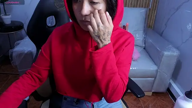 Lynn turner online show from April 2026 12:25:01 PM