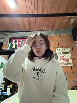 Snapshot of Charlotte_Mason chatting on February 2026 10:44:02 AM Charlotte Mason online show from February 2026 10:44:02 AM