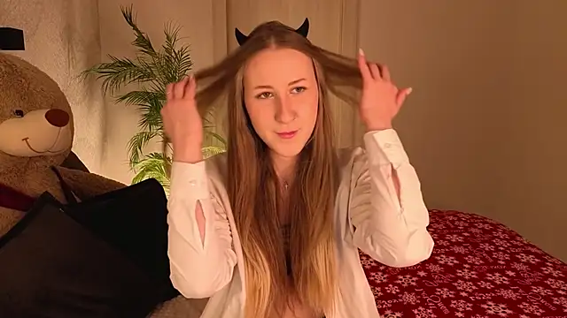 Snapshot of CassieReborn chatting on February 2026 11:41:01 PM CassieReborn online show from February 2026 11:41:01 PM