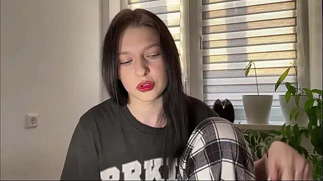 Sarahsolara online show from February 2026 02:35:01 PM