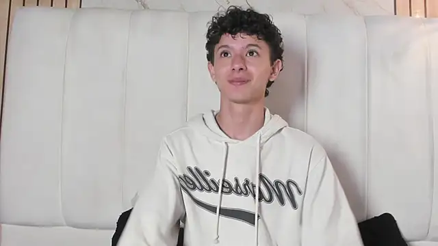 Snapshot of David_Roy_ chatting on February 2026 12:39:02 PM David Roy online show from February 2026 12:39:02 PM