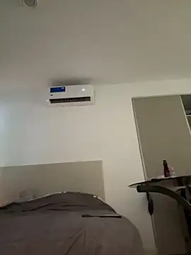 lolaaculaa online show from February 2026 03:29:02 PM