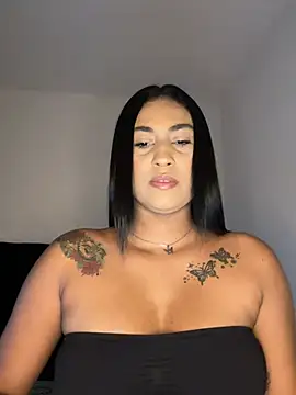 Snapshot of mari_pauli_xx chatting on February 2026 12:07:01 AM mari pauli xx online show from February 2026 12:07:01 AM