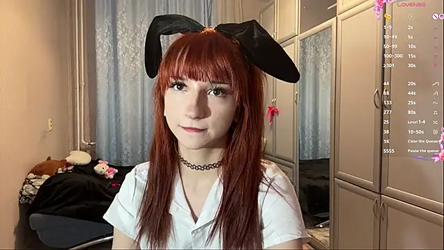 Snapshot of UrBabeLuna chatting on April 2026 04:05:02 PM UrBabeLuna online show from April 2026 04:05:02 PM