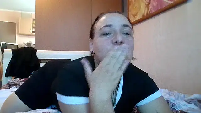 Snapshot of MillaSourety chatting on July 2026 04:27:02 PM MillaSourety online show from July 2026 04:27:02 PM