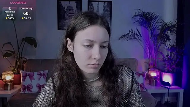 Snapshot of VioletaBloom chatting on February 2026 07:12:02 AM VioletaBloom online show from February 2026 07:12:02 AM