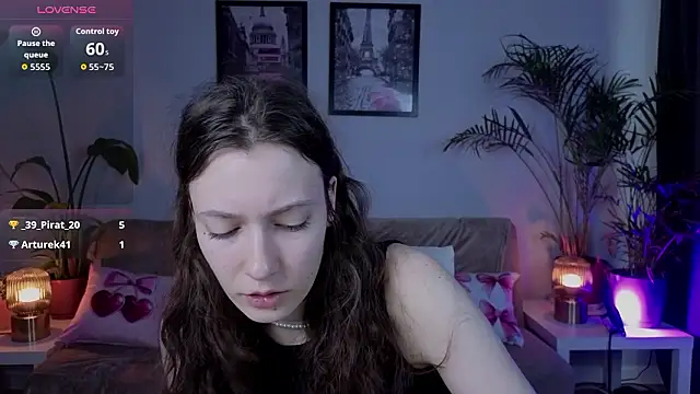 Snapshot of VioletaBloom chatting on February 2026 07:15:01 AM VioletaBloom online show from February 2026 07:15:01 AM