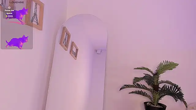 im tiffany  online show from February 2026 04:28:02 AM