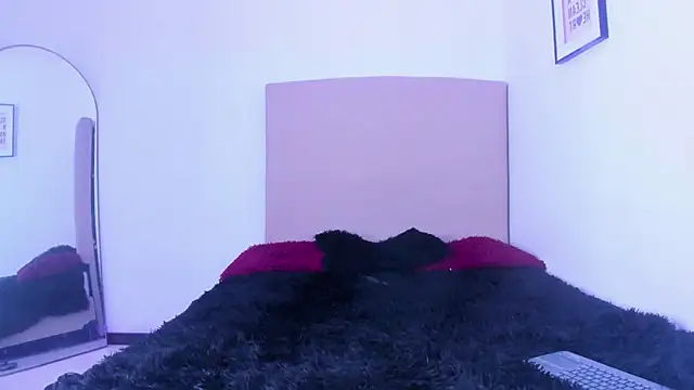 im tiffany  online show from February 2026 05:03:01 AM