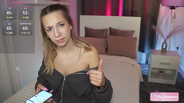 LilaaBlossom online show from February 2026 04:25:02 PM