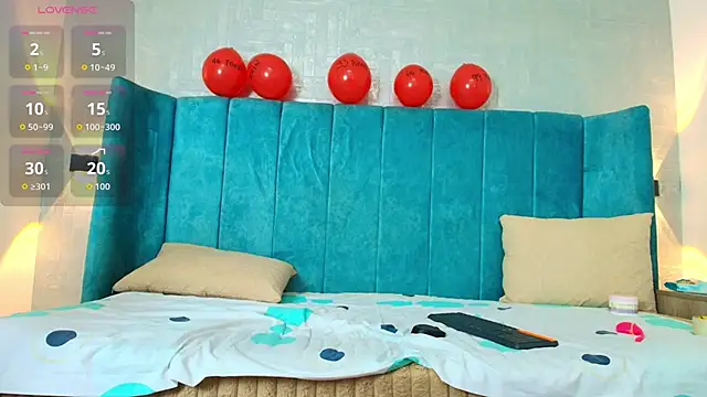 Snapshot of dulcenena_moon chatting on February 2026 07:32:02 PM dulcenena moon online show from February 2026 07:32:02 PM