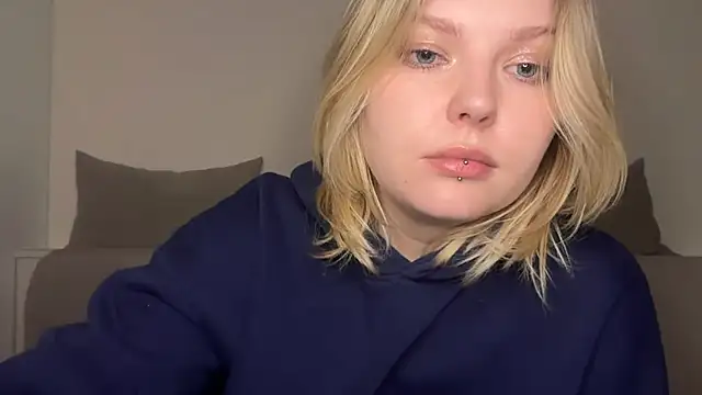 Ophelia Ritz online show from March 2026 11:30:02 PM