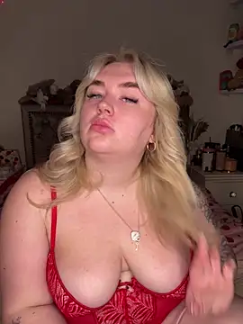 Snapshot of TwoWayT_xx chatting on February 2026 07:52:02 PM TwoWayT xx online show from February 2026 07:52:02 PM