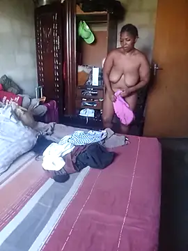 Snapshot of CurvyCutiexx3 chatting on February 2026 11:39:01 AM CurvyCutiexx3 online show from February 2026 11:39:01 AM